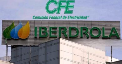AMLO celebra la compra de 13 plantas de Iberdrola para fortalecer la CFE