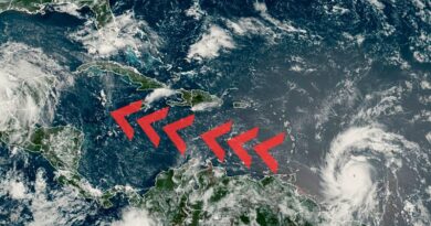 La tormenta se intensifica rápidamente, amenazando las Islas de Barlovento con vientos devastadores y marejadas ciclónicas.
