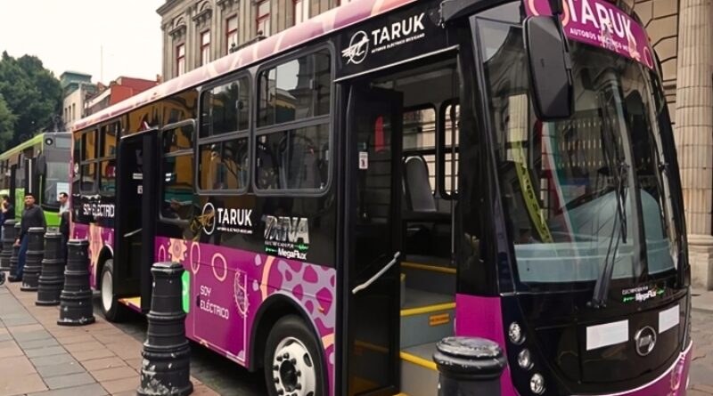 El autobús eléctrico Taruk, fabricado por empresas mexicanas, marca un hito en la autosuficiencia y la innovación tecnológica del país.