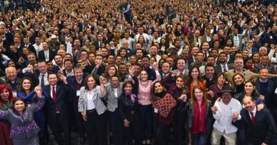 La presidenta de México reunió a líderes estatales y municipales para reafirmar su compromiso con el pueblo, priorizando la honestidad y el servicio.