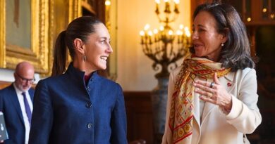 La presidenta de Banco Santander, Ana Botín, visitó México y se reunió con Claudia Sheinbaum en Palacio Nacional para anunciar importantes inversiones.