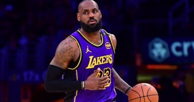 El astro de Los Angeles Lakers supera una marca sin precedentes, combinando puntos de temporada regular y playoffs, consolidando su legado como una leyenda del baloncesto.