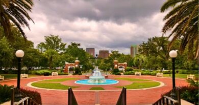 Violencia irrumpe la calma en el campus de Tallahassee, sembrando temor y activando una respuesta policial inmediata tras registrarse múltiples lesionados; un individuo fue aprehendido.
