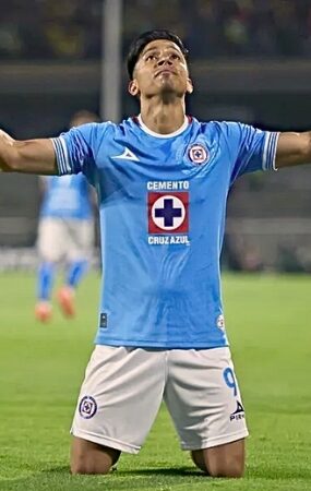 En una noche inolvidable, La Máquina venció al América y lo dejó fuera de la Concachampions, rompiendo una larga sequía ante su máximo rival.