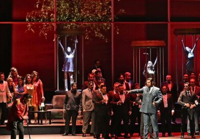 La célebre ópera de Verdi regresa con una puesta ambientada en el México de los años 60, bajo la dirección escénica de Enrique Singer y musical de Benjamin Pionnier