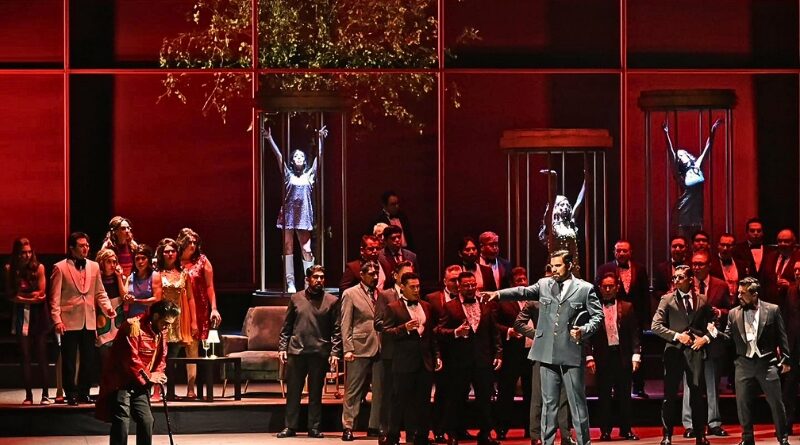 La célebre ópera de Verdi regresa con una puesta ambientada en el México de los años 60, bajo la dirección escénica de Enrique Singer y musical de Benjamin Pionnier