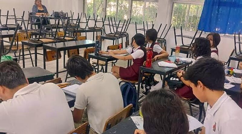 La SEP modifica el calendario académico; anuncia mejoras salariales para docentes, mantiene la edad de jubilación y promete mayor seguridad en pensiones.