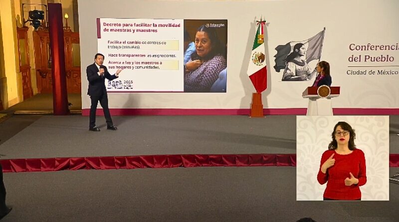 Firma decretos para movilidad laboral y jubilación anticipada, en cumplimiento de acuerdos con el magisterio; anuncia consulta nacional sobre Usicamm.