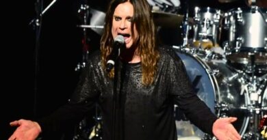 El exvocalista de Black Sabbath falleció en paz, rodeado de su familia. Su legado perdura como ícono del rock y pionero del heavy metal mundial.