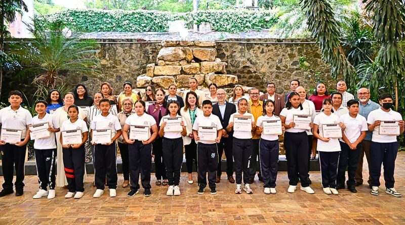 Más de 31 mil alumnos participaron en el certamen estatal; los 13 ganadores representarán a Morelos y recibirán una beca de la Fundación BBVA.