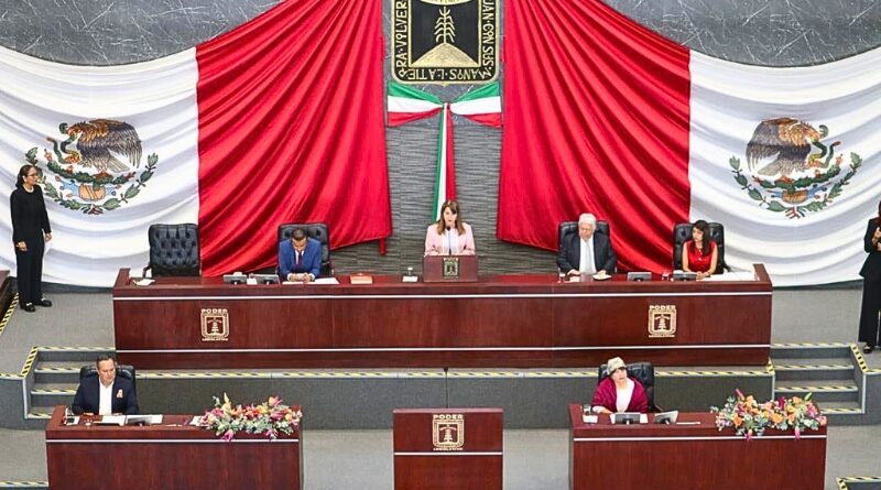 Margarita González Saravia entrega el estado de su administración al Congreso, priorizando la paz y la cercanía ciudadana en un acto de rendición.