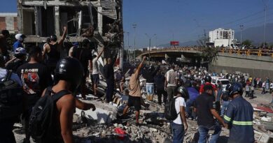 El potente sismo golpeó el occidente colombiano, provocó derrumbes y graves daños, dejó decenas de víctimas y movilizó equipos de emergencia.