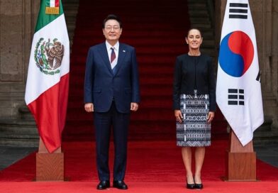 Sheinbaum recibe a Lee Jae Myung en visita oficial; ambos gobiernos buscan ampliar lazos en comercio, energía, industria aeroespacial y tecnología.