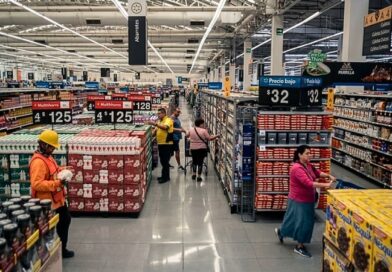 La estimación oportuna del instituto atribuye el avance a la industria y los servicios, aunque frente a julio el crecimiento mensual sería de 0.1%